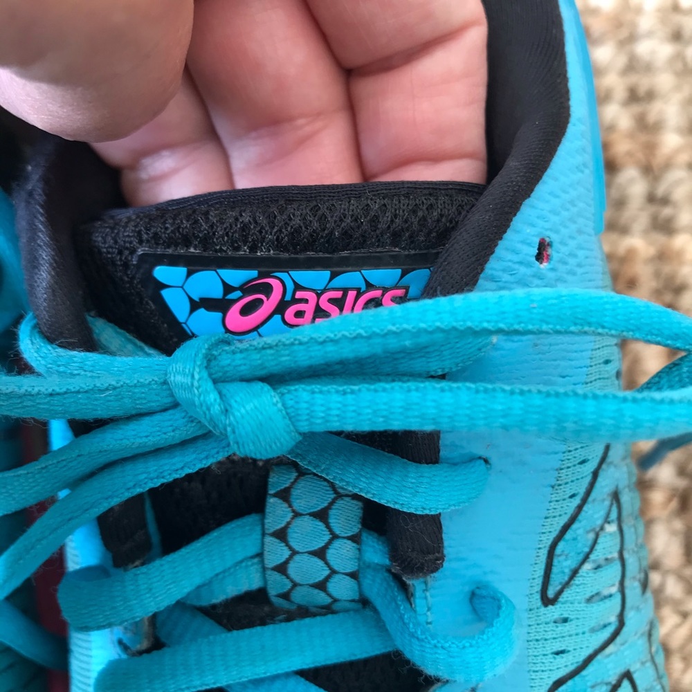 ASICS - Picture 5 of 11
